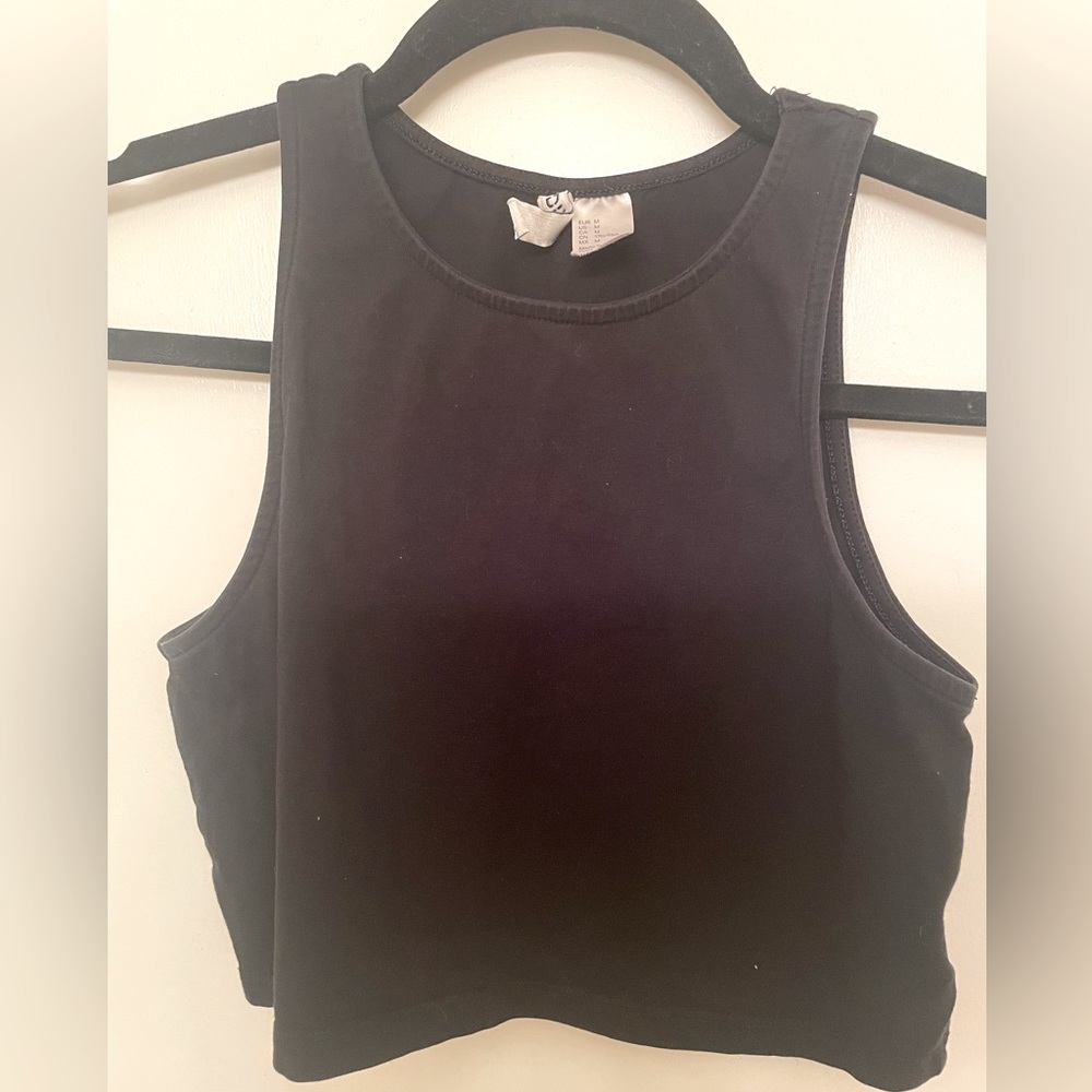 Black tank crop top